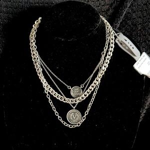 Beautiful necklace brand new
